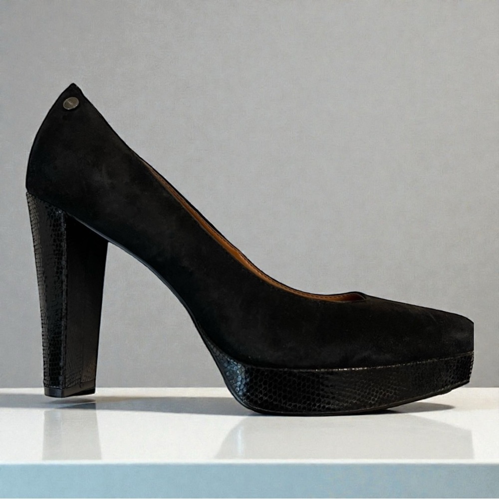 EUC Calvin Klein Malissa Black Suede Platform Heels Size 9